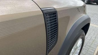 Land Rover Defender 3.0 D250 Hard Top S Auto