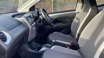 Toyota Aygo 1.0 VVT-i X-Play TSS 5dr x-shift