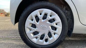 Toyota Aygo 1.0 VVT-i X-Play TSS 5dr x-shift