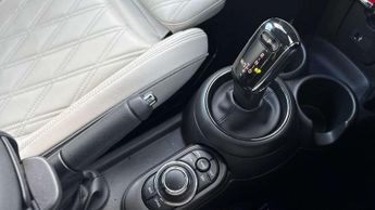 MINI Hatchback 5dr 1.5 Cooper Exclusive 5dr Auto