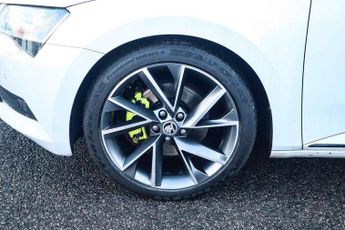Skoda Superb Estate 2.0 TDI CR 190 Sport Line 5dr DSG