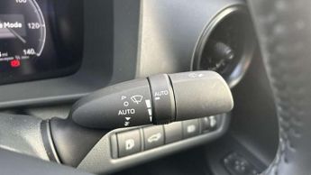 Toyota C-HR 1.8 Hybrid Design 5dr CVT