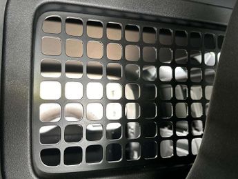 Land Rover Defender 3.0 D300 Hard Top SE Auto [3 Seat]