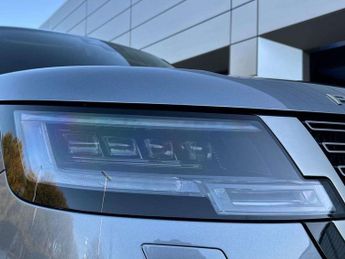 Land Rover Range Rover 3.0 D300 HSE 4dr Auto