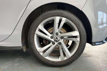 Volkswagen Golf 1.5 eTSI 150 R-Line 5dr DSG
