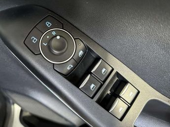 Ford Puma 1.0 EcoBoost Hybrid mHEV Titanium 5dr DCT