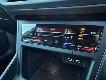 Volkswagen Polo 1.0 TSI R-Line 5dr DSG