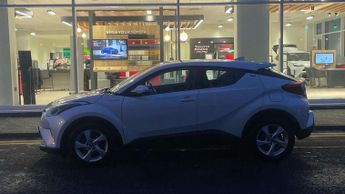 Toyota C-HR 1.8 Hybrid Icon 5dr CVT