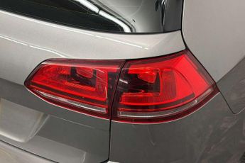Volkswagen Golf 2.0 TSI R 5dr DSG