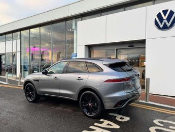 Jaguar F-Pace 2.0 D200 R-Dynamic Black 5dr Auto AWD