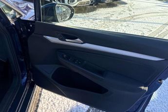 Volkswagen Golf 2.0 TDI Life 5dr DSG