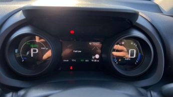 Toyota Yaris 1.5 Hybrid Design 5dr CVT