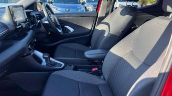 Toyota Yaris 1.5 Hybrid Design 5dr CVT