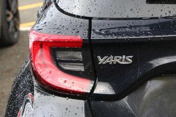 Toyota Yaris 1.5 Hybrid Design 5dr CVT