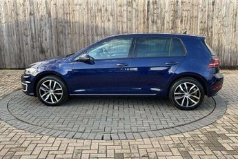Volkswagen Golf 99kW e-Golf 35kWh 5dr Auto