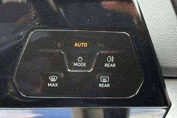 Volkswagen Golf 1.0 TSI Life 5dr