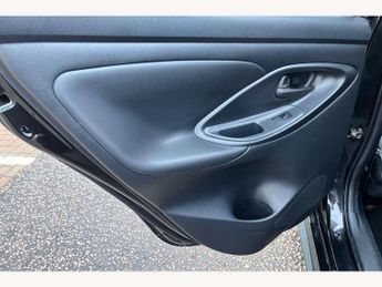 Toyota Yaris 1.5 Hybrid Design 5dr CVT