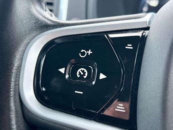 Volvo XC90 2.0 B5D [235] Momentum 5dr AWD Geartronic