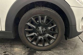 MINI Hatchback 5dr 1.5 Cooper 5dr Auto