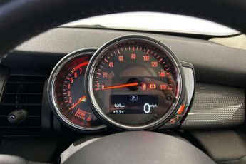 MINI Hatchback 5dr 1.5 Cooper 5dr Auto