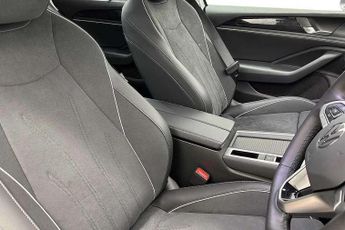 Volkswagen Passat Estate 1.5 TSI eHybrid Life 5dr DSG