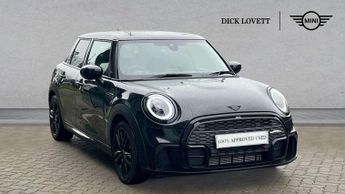 MINI Hatch 1.5 Cooper Sport 5dr Auto [Comfort/Nav Pack]