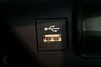 Toyota C-HR 1.8 Hybrid Design 5dr CVT