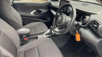 Toyota Yaris 1.5 Hybrid Design 5dr CVT