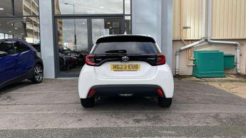 Toyota Yaris 1.5 Hybrid Design 5dr CVT