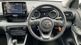Toyota Yaris 1.5 Hybrid Design 5dr CVT