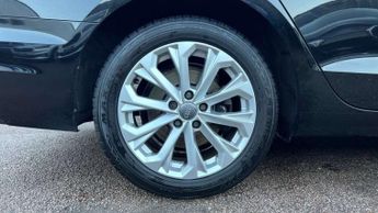 Audi A4 Avant 30 TDI Technik 5dr S Tronic