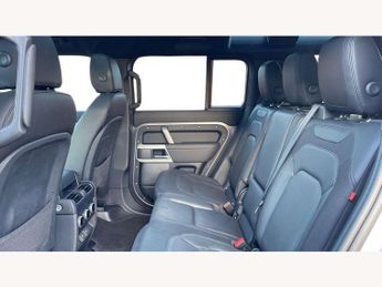 Land Rover Defender 3.0 D300 X-Dynamic SE 110 5dr Auto [7 Seat]