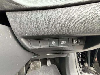 Peugeot 208 1.2 Hybrid 100 Allure 5dr e-DSC6