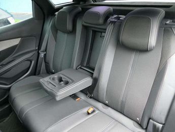 Peugeot 3008 1.2 Hybrid 136 GT 5dr e-DSC6