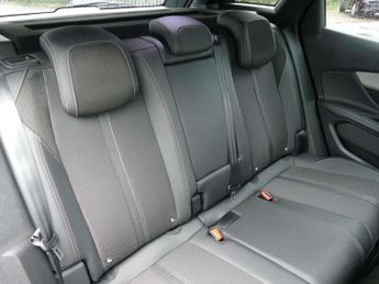 Peugeot 3008 1.2 Hybrid 136 GT 5dr e-DSC6