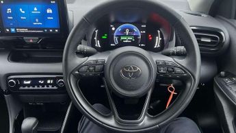 Toyota Yaris 1.5 Hybrid Design 5dr CVT