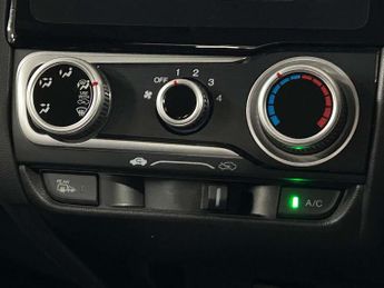 Honda Jazz 1.3 i-VTEC SE Navi 5dr CVT