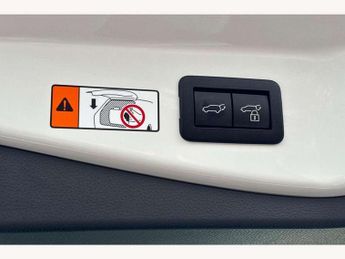 Toyota C-HR 1.8 Hybrid Design 5dr CVT