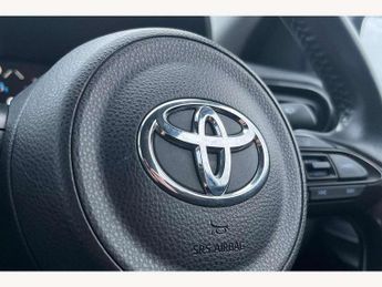 Toyota Yaris 1.5 Hybrid Icon 5dr CVT