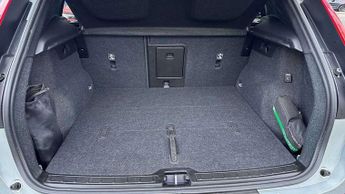 Volvo XC40 2.0 B3P Ultimate Dark 5dr Auto