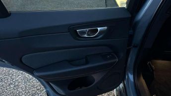 Volvo XC60 2.0 B4D R DESIGN 5dr AWD Geartronic