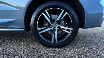 Volvo XC60 2.0 B4D R DESIGN 5dr AWD Geartronic
