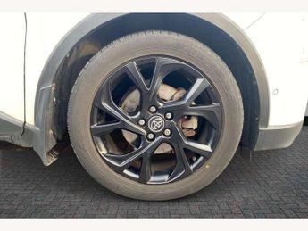 Toyota C-HR 1.8 Hybrid Dynamic 5dr CVT