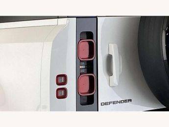 Land Rover Defender 3.0 D250 X-Dynamic S 90 3dr Auto