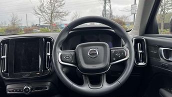 Volvo XC40 2.0 B4P Ultimate Dark 5dr Auto