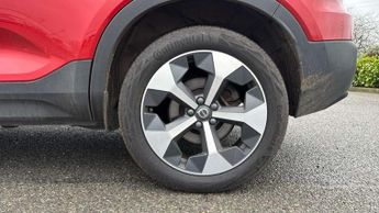Volvo XC40 2.0 B4P Ultimate Dark 5dr Auto