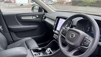 Volvo XC40 2.0 B4P Ultimate Dark 5dr Auto