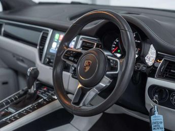 Porsche Macan Turbo 5dr PDK