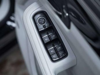 Porsche Macan Turbo 5dr PDK