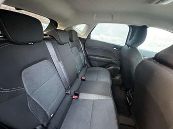 Renault Captur 1.6 E-Tech full hybrid 145 Evolution 5dr Auto